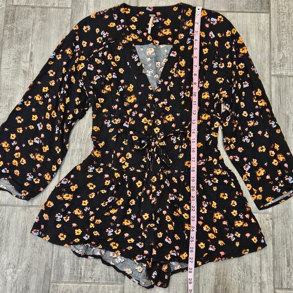 Free People L’amour Printed Romper Womens Size 2 Black Floral Boho Mini Indie - Picture 4 of 11